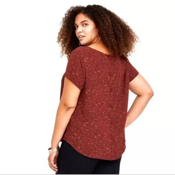 TORRID Abbey Georgette Button Back
Short Sleeve Blouse sizr 2X - Picture 2 of 5